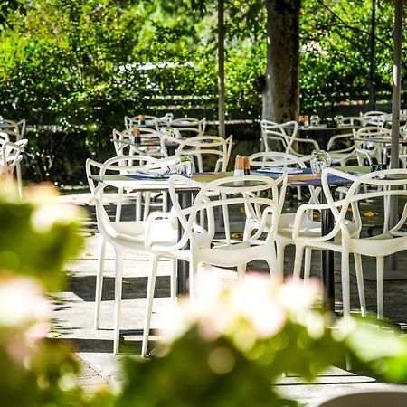 Logis Hotel & Restaurant Le Cadet De Gascogne Saint-Justin  エクステリア 写真