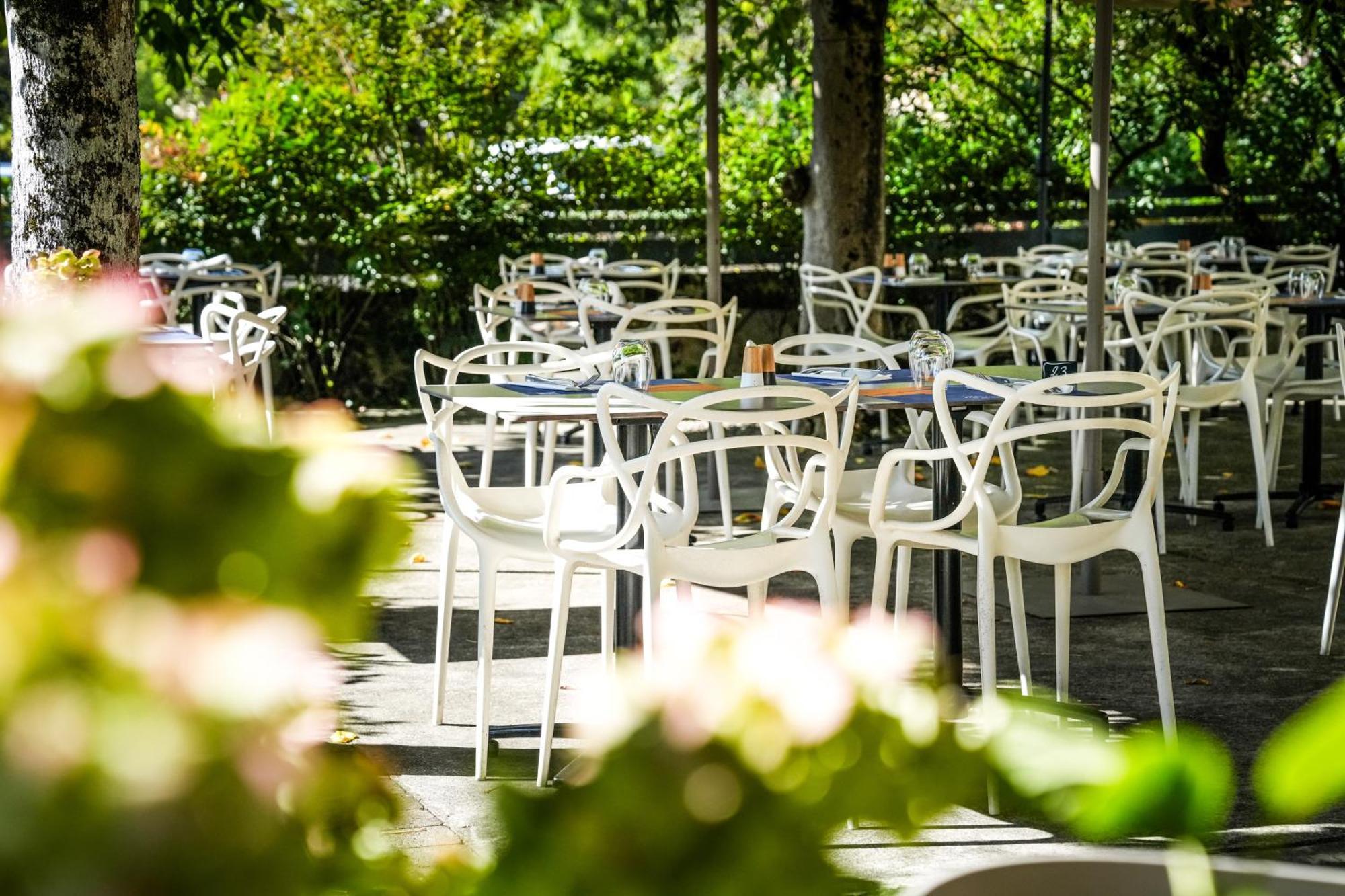 Logis Hotel & Restaurant Le Cadet De Gascogne Saint-Justin  エクステリア 写真