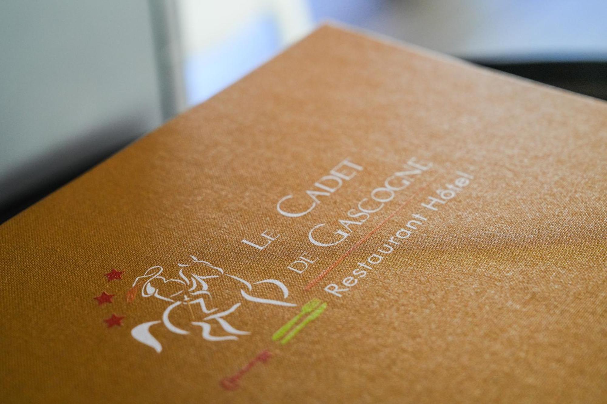 Logis Hotel & Restaurant Le Cadet De Gascogne Saint-Justin  エクステリア 写真