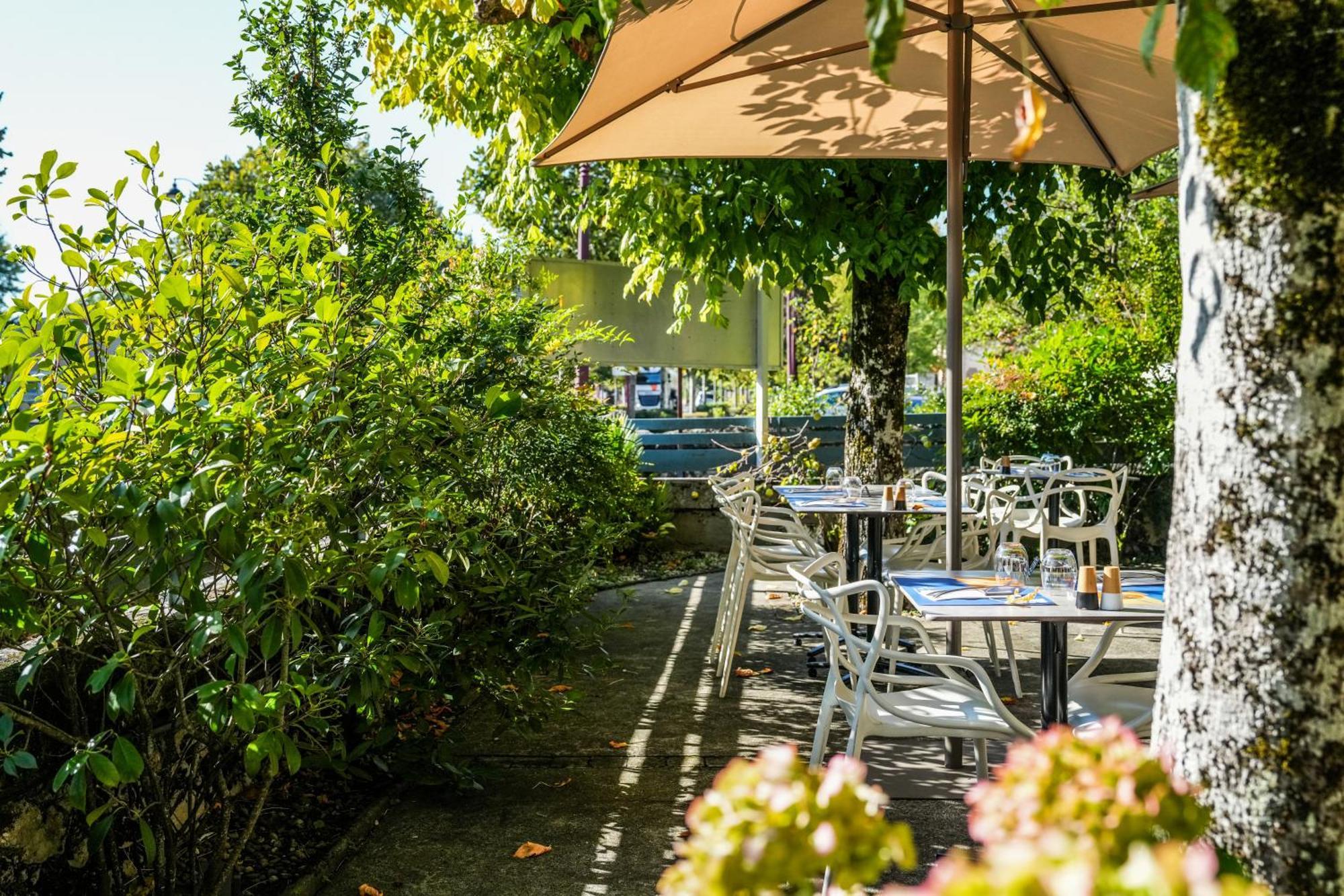 Logis Hotel & Restaurant Le Cadet De Gascogne Saint-Justin  エクステリア 写真
