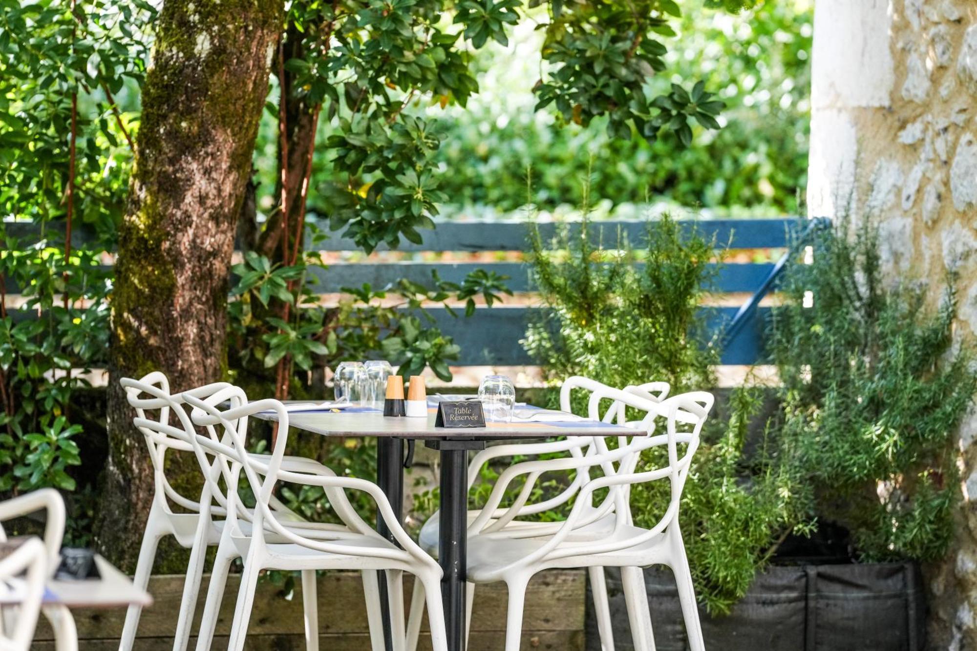 Logis Hotel & Restaurant Le Cadet De Gascogne Saint-Justin  エクステリア 写真