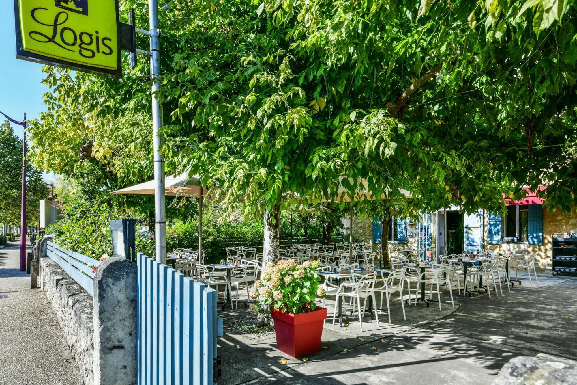 Logis Hotel & Restaurant Le Cadet De Gascogne Saint-Justin  エクステリア 写真