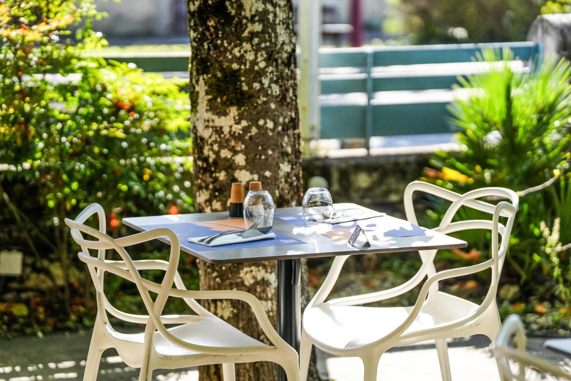 Logis Hotel & Restaurant Le Cadet De Gascogne Saint-Justin  エクステリア 写真