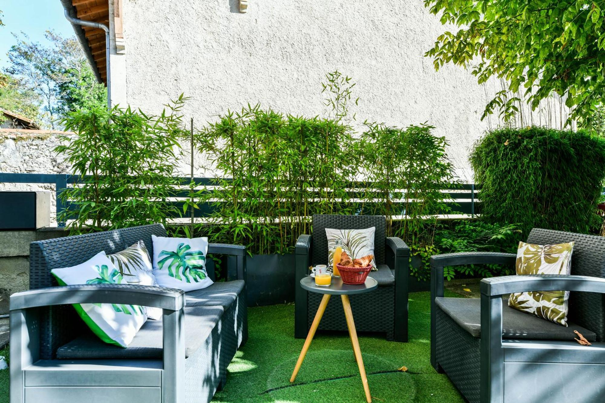 Logis Hotel & Restaurant Le Cadet De Gascogne Saint-Justin  エクステリア 写真
