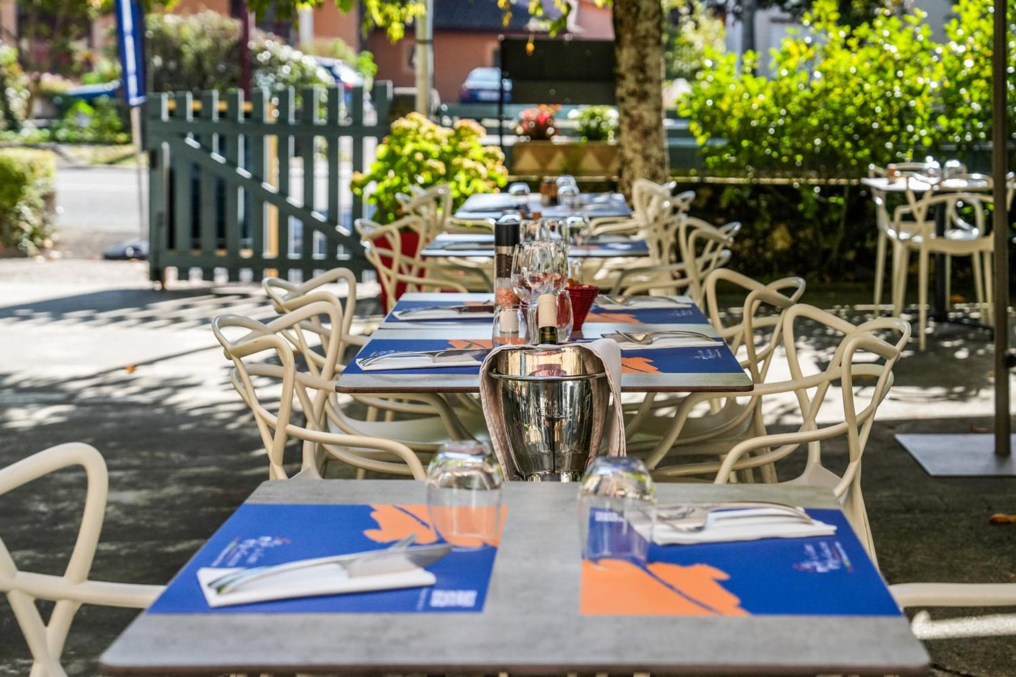 Logis Hotel & Restaurant Le Cadet De Gascogne Saint-Justin  エクステリア 写真