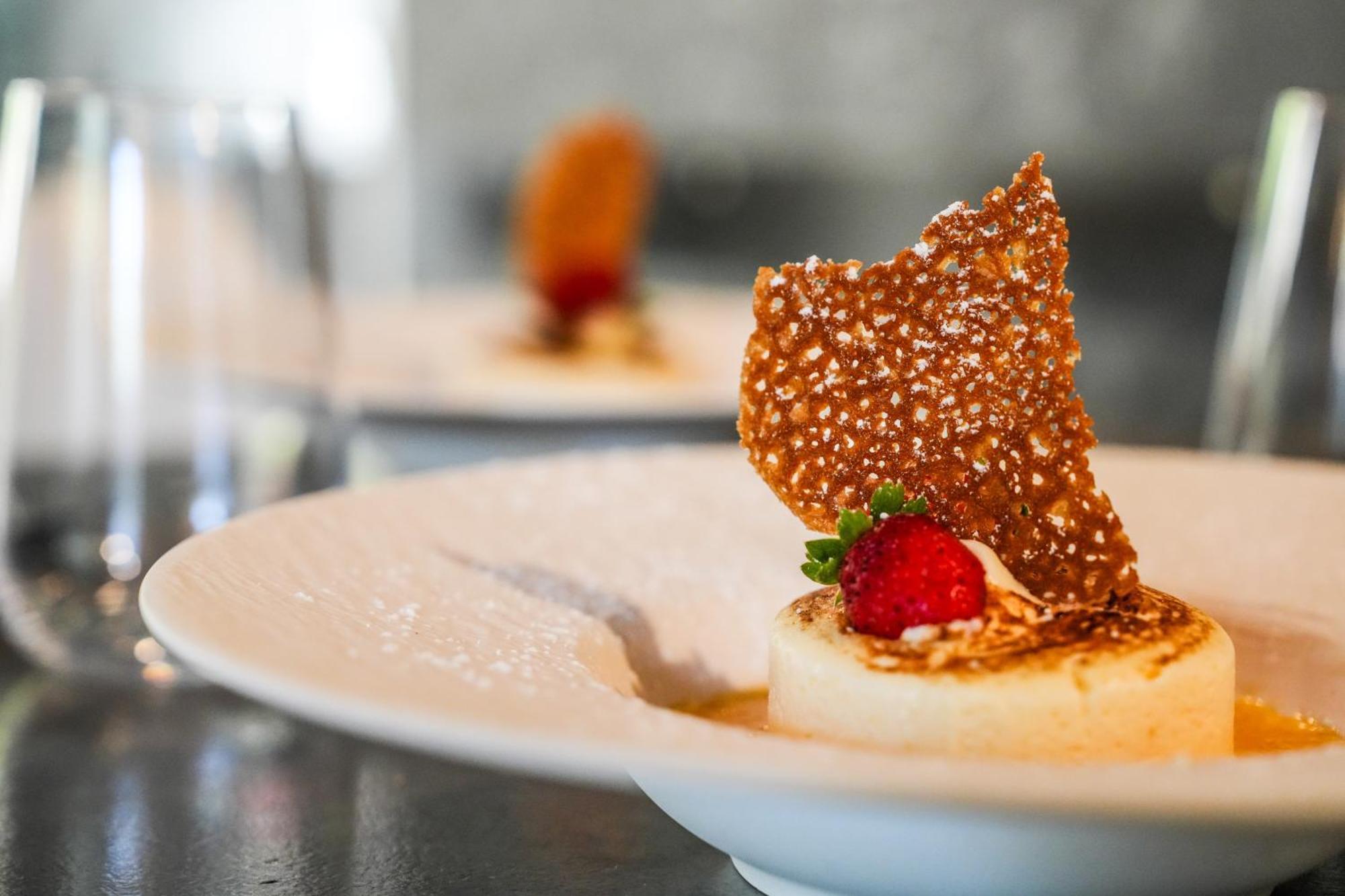 Logis Hotel & Restaurant Le Cadet De Gascogne Saint-Justin  エクステリア 写真