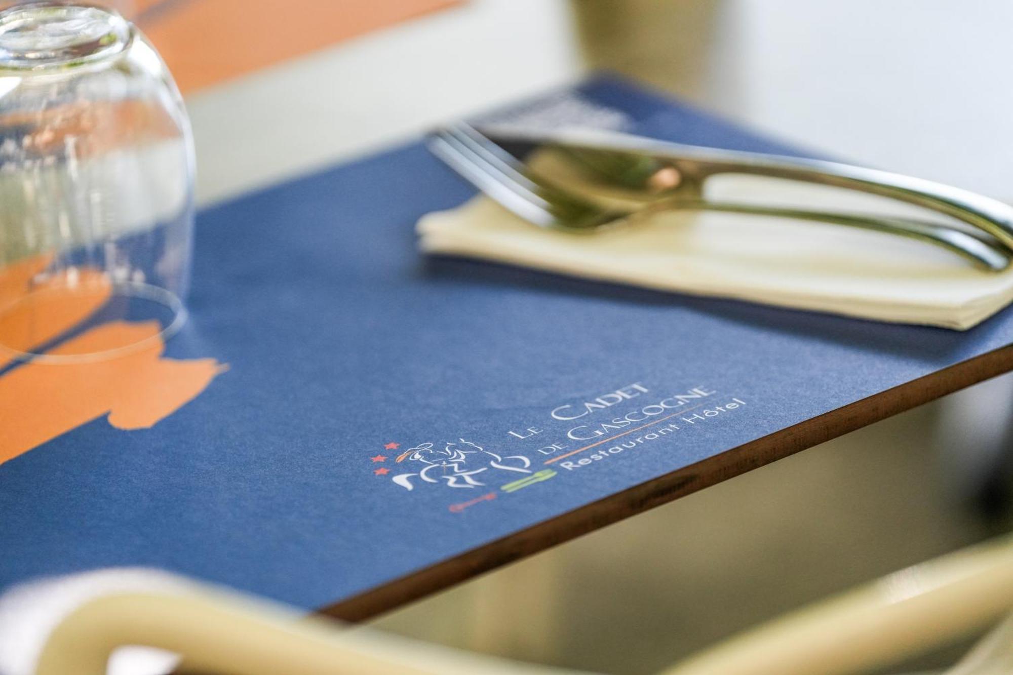 Logis Hotel & Restaurant Le Cadet De Gascogne Saint-Justin  エクステリア 写真