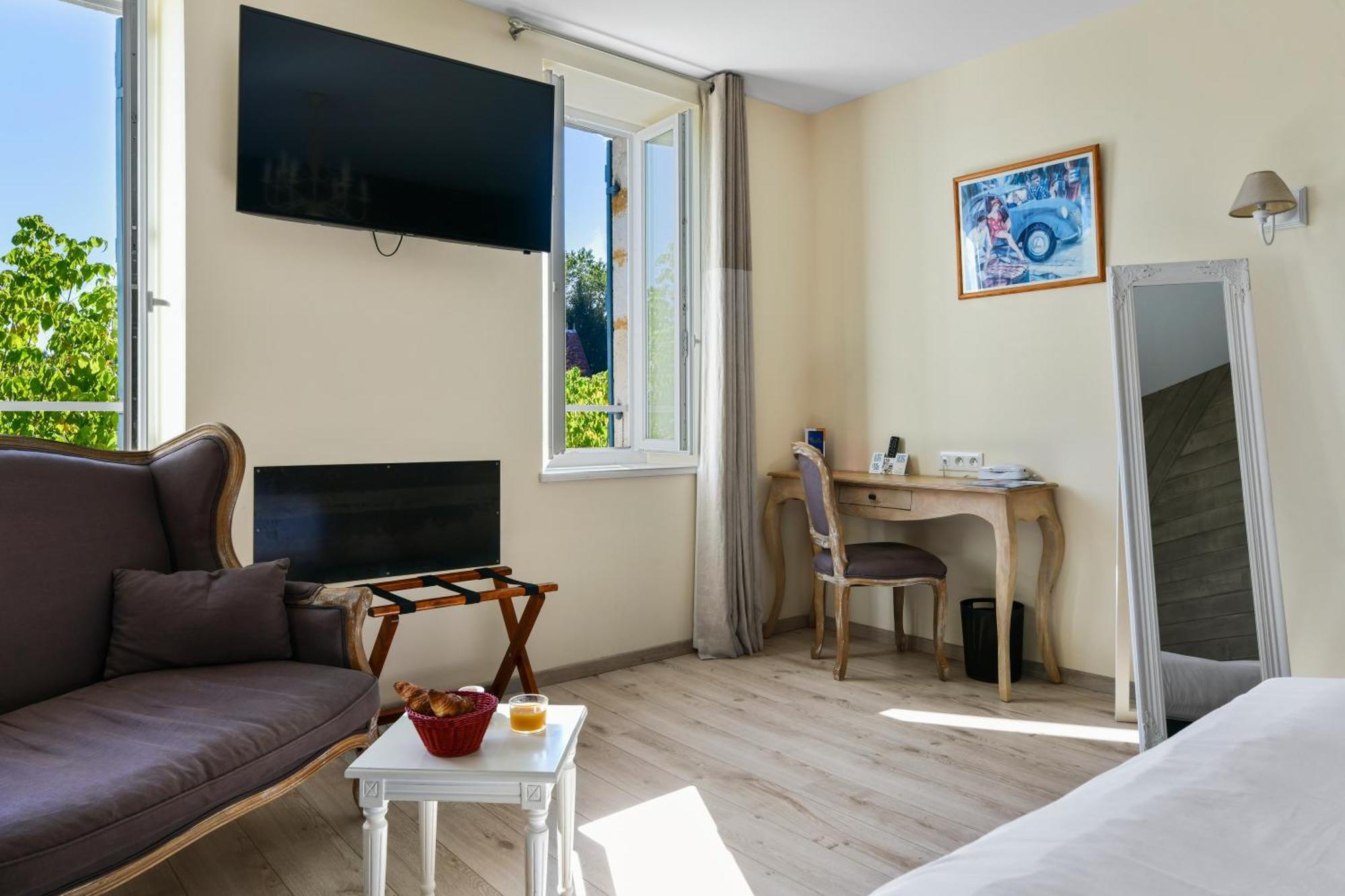 Logis Hotel & Restaurant Le Cadet De Gascogne Saint-Justin  エクステリア 写真