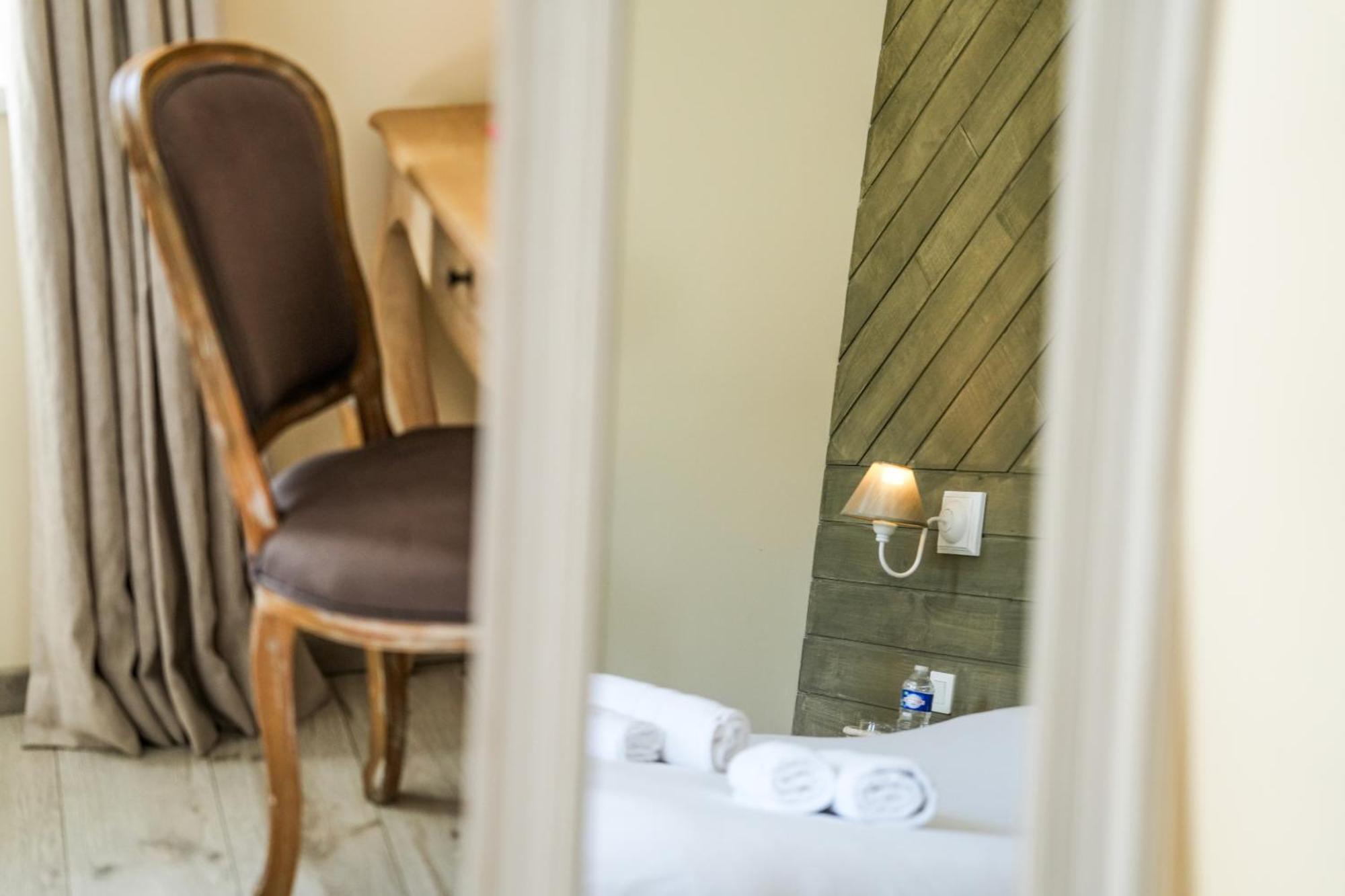 Logis Hotel & Restaurant Le Cadet De Gascogne Saint-Justin  エクステリア 写真
